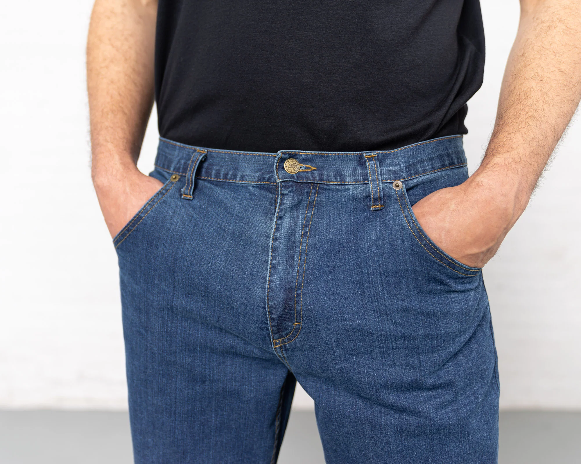 Relaxed Fit Medium Wash - Image 4