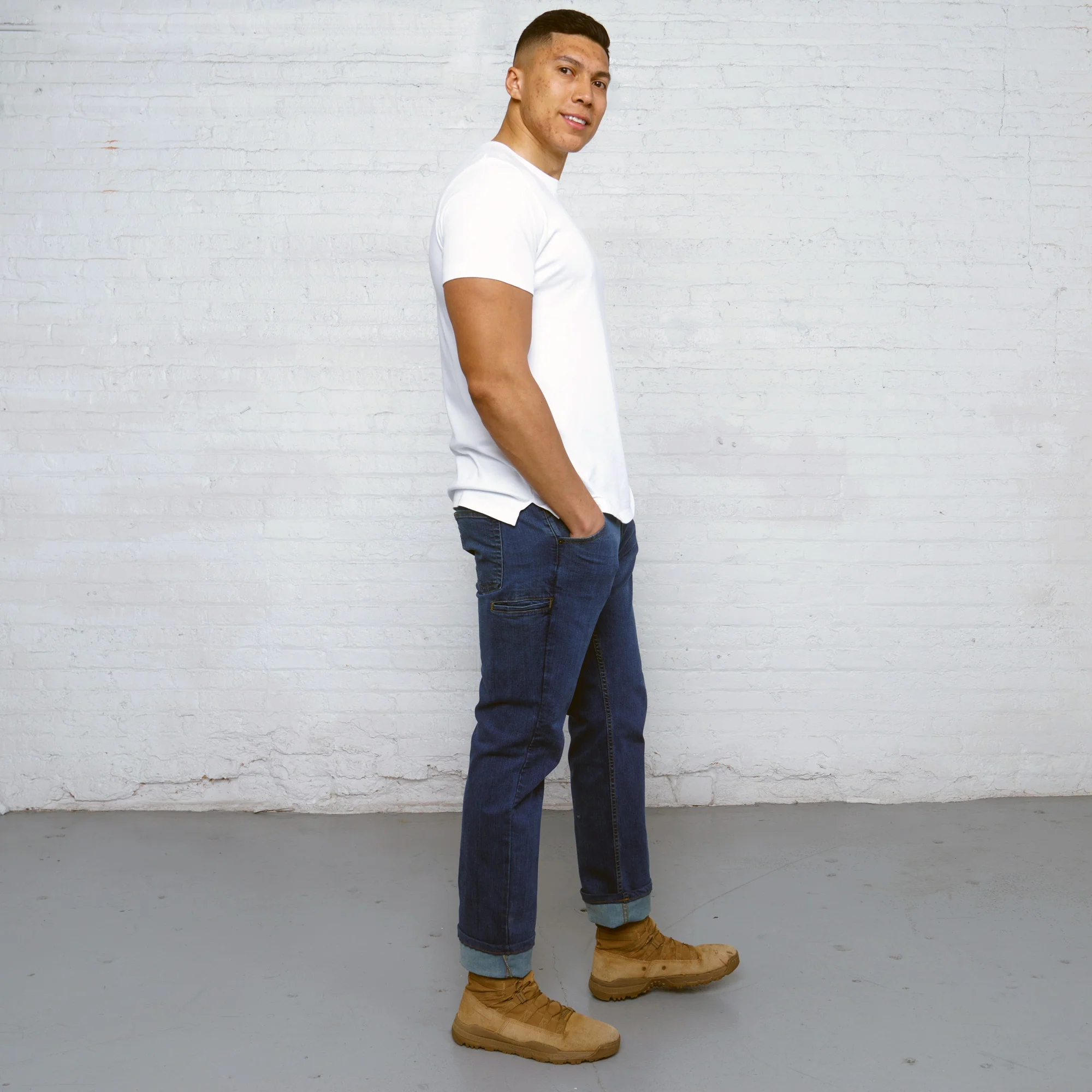 Relaxed Fit Medium Wash 6 pocket - Image 2