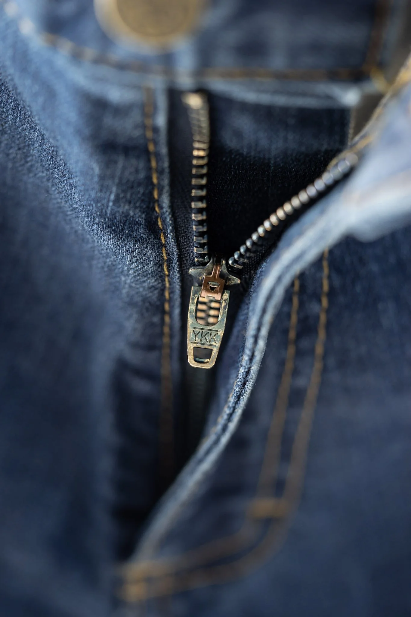 Tailored Fit Medium Wash - Image 10