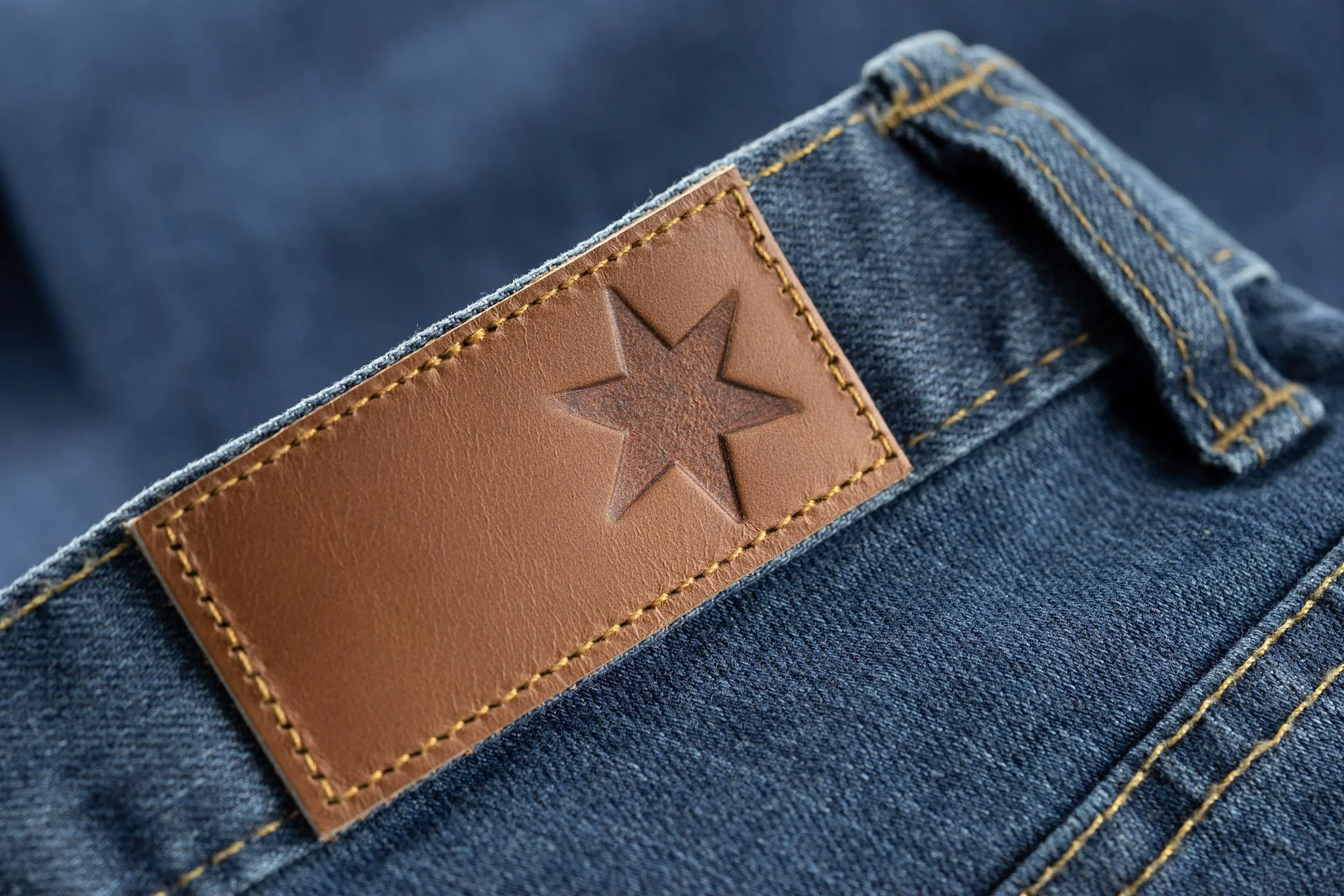 Tailored Fit Medium Wash - Image 6